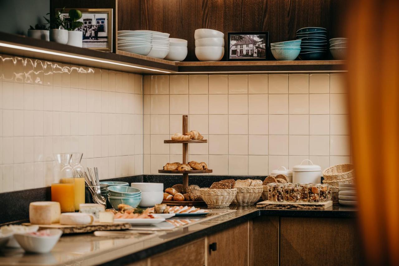 Boutique-Hotel Zur Alten Post 부숨 외부 사진