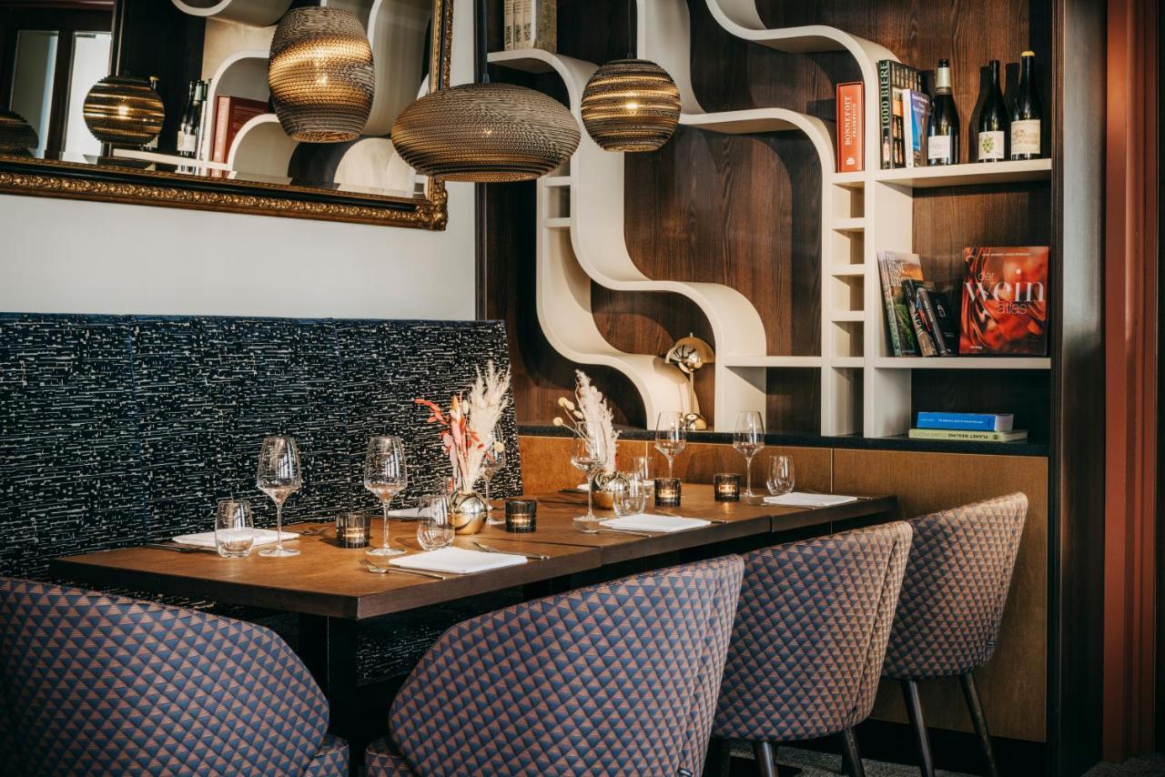 Boutique-Hotel Zur Alten Post 부숨 외부 사진