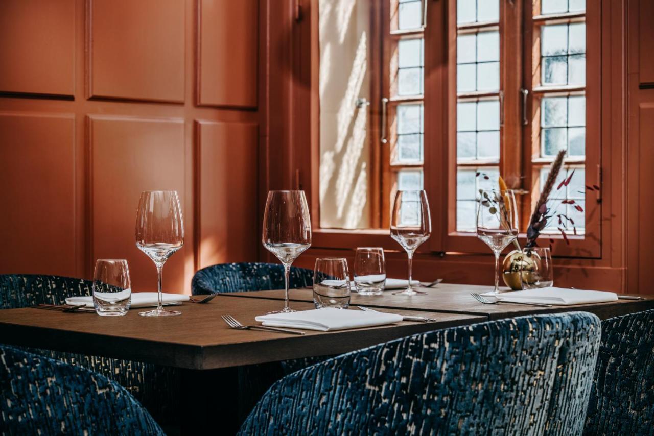 Boutique-Hotel Zur Alten Post 부숨 외부 사진