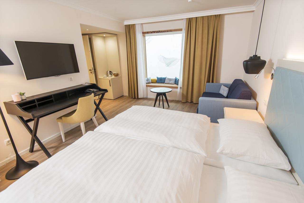 Boutique-Hotel Zur Alten Post 부숨 외부 사진