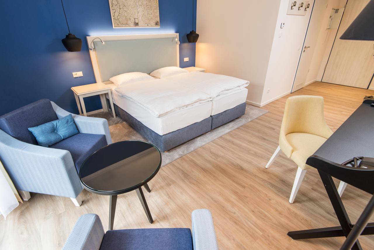 Boutique-Hotel Zur Alten Post 부숨 외부 사진