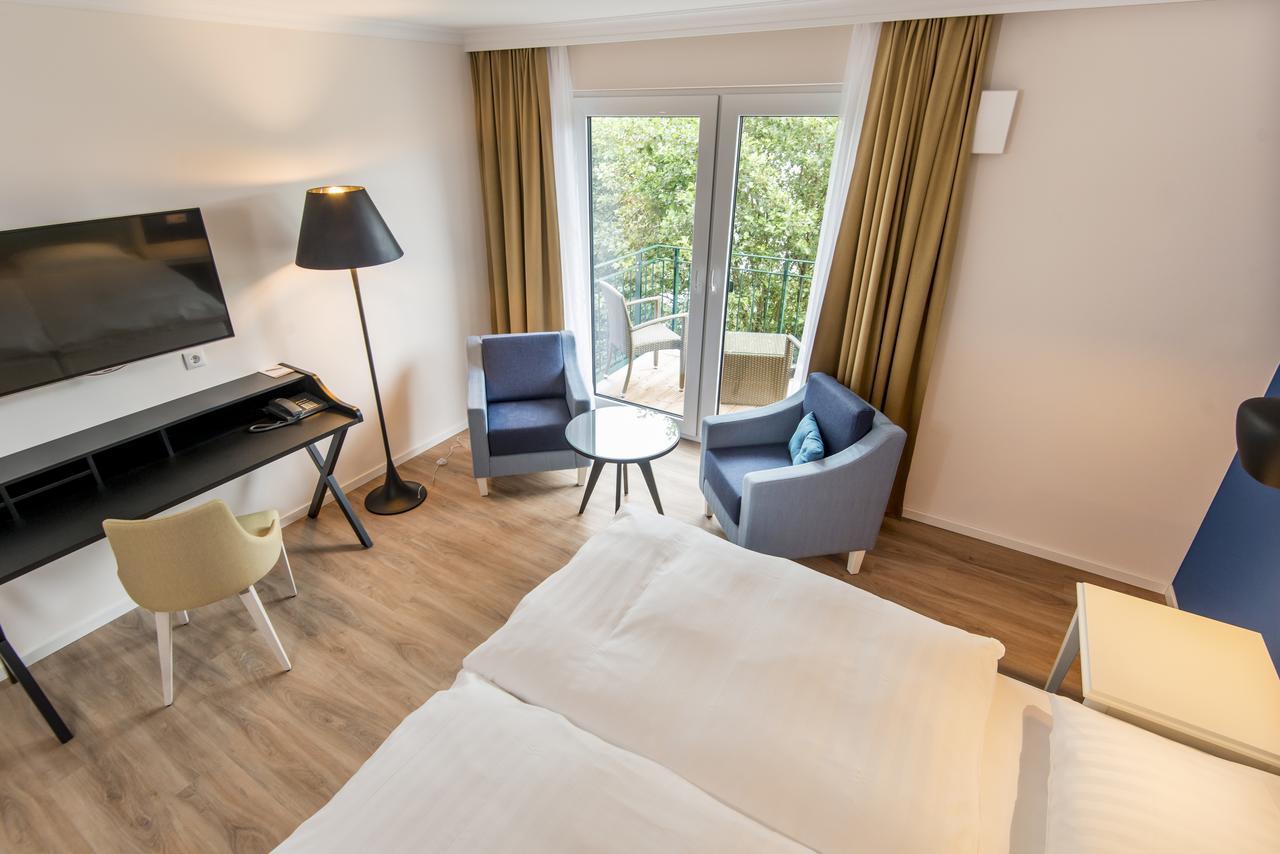 Boutique-Hotel Zur Alten Post 부숨 외부 사진
