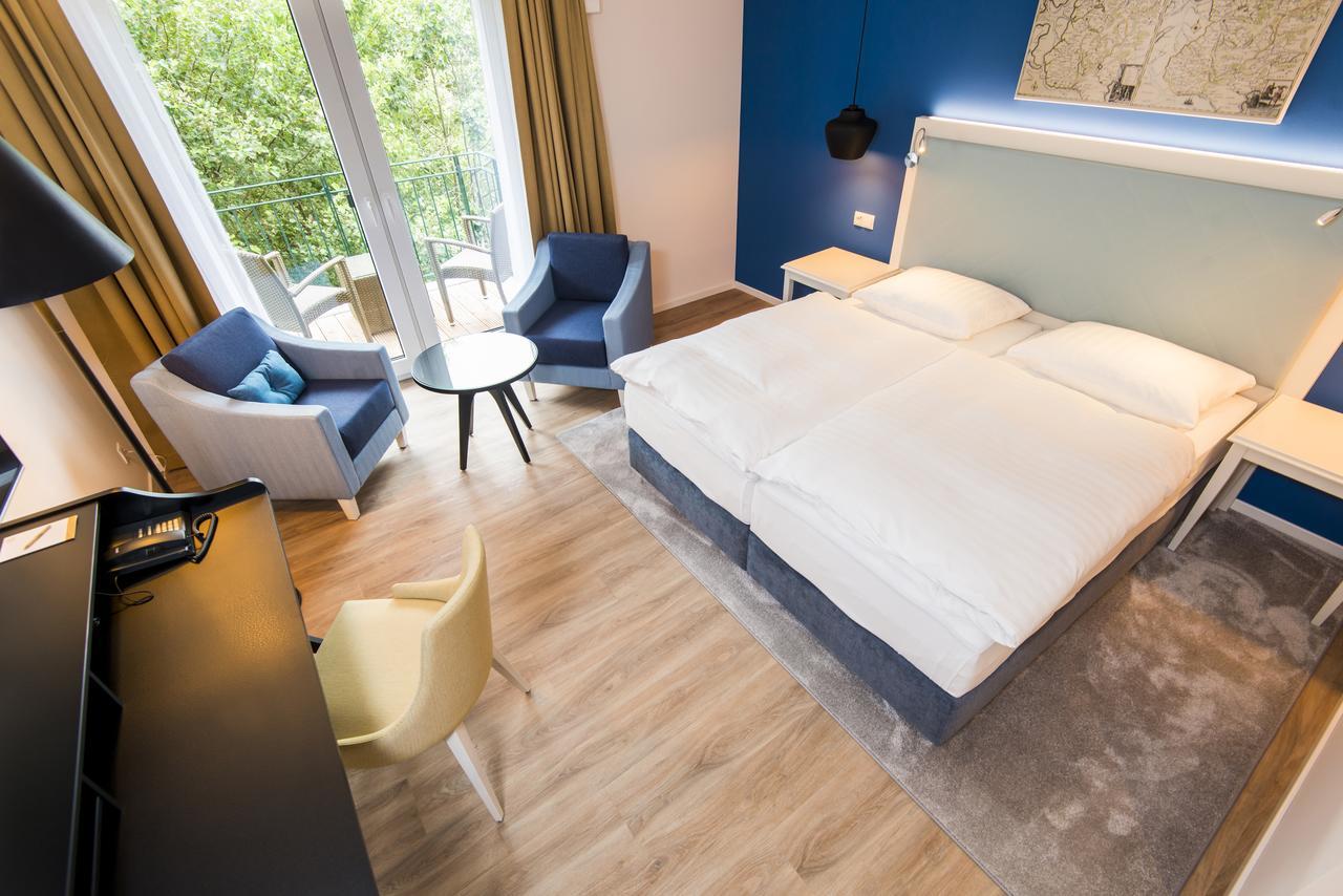 Boutique-Hotel Zur Alten Post 부숨 외부 사진