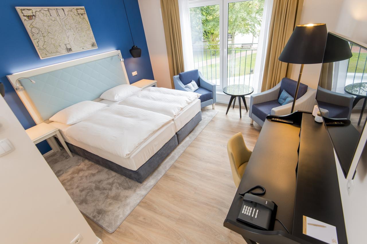 Boutique-Hotel Zur Alten Post 부숨 외부 사진