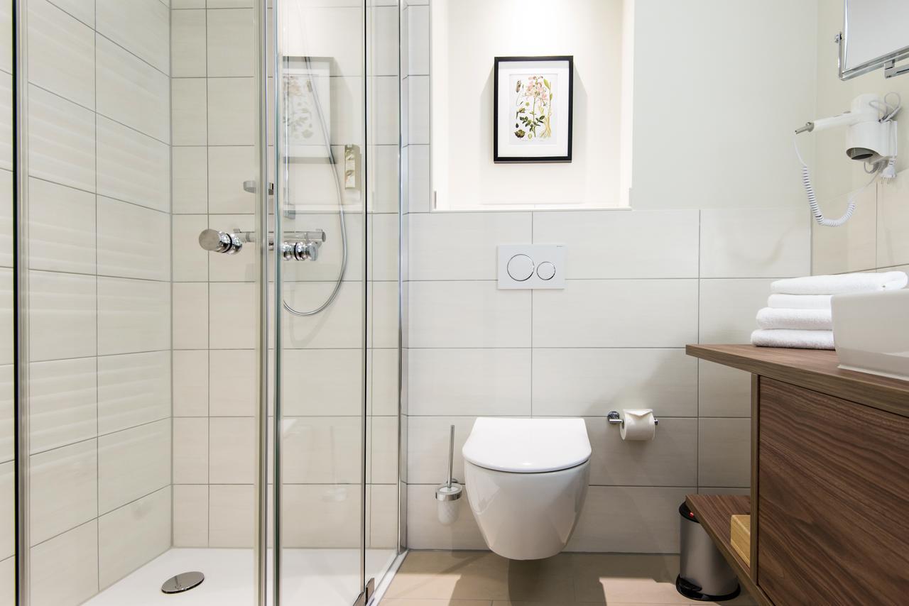Boutique-Hotel Zur Alten Post 부숨 외부 사진
