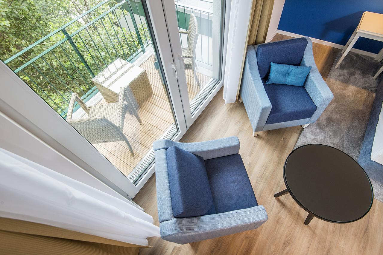 Boutique-Hotel Zur Alten Post 부숨 외부 사진