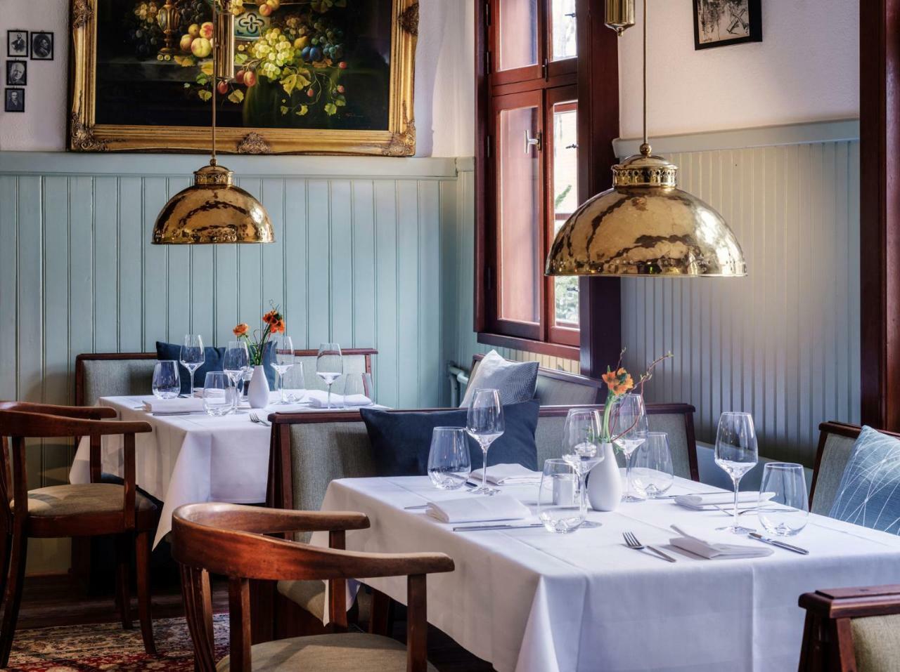 Boutique-Hotel Zur Alten Post 부숨 외부 사진